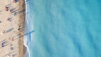 La crisi climatica minaccia le spiagge italiane, la mappa delle coste a rischio