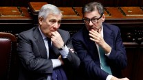 Taglio delle tasse ai redditi medio-alti, Tajani svela i numeri: “Irpef al 33% fino a 60mila euro”