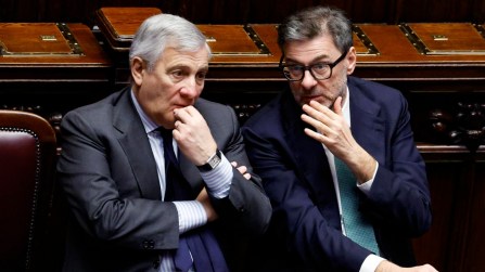 Taglio delle tasse ai redditi medio-alti, Tajani svela i numeri: “Irpef al 33% fino a 60mila euro”