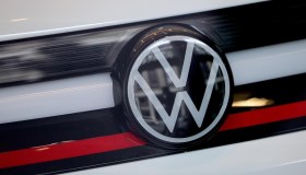 Volkswagen chiude 4 impianti e licenzia 120mila lavoratori, via dal mercato metà dei modelli
