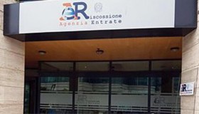 Riscossione, addio a contanti e assegni allo sportello: l’opposizione dei sindacati