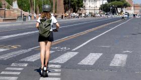 Assicurazione obbligatoria per i monopattini, quanto costano le polizze: multe fino a 400 euro