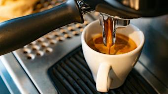 Caffè più caro, cambiano le abitudini dei consumatori. La strategia di Lavazza