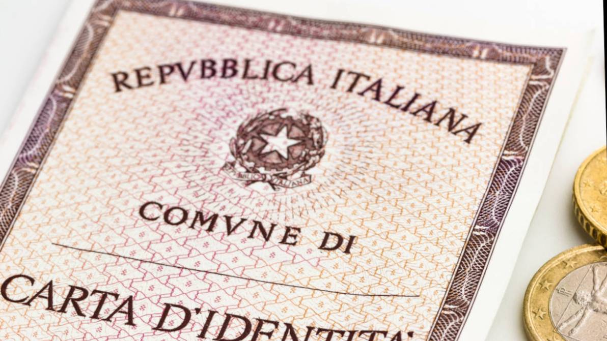 Carta d’identità provvisoria per l’espatrio: validità, durata e regole dopo il 3 agosto