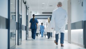 Contratto Sanità firmato, aumenti da 240 euro al mese e arretrati da 2.300: cosa cambia