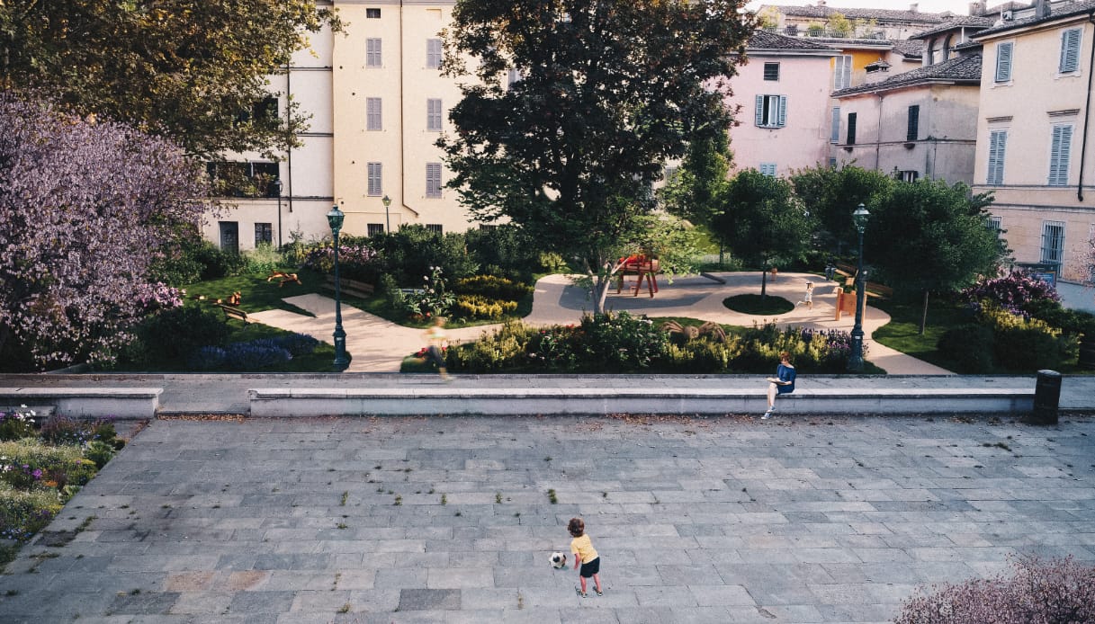 Depaving contro le città roventi e il caldo record, rimuovere l’asfalto conviene