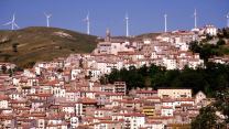 Eolico e fotovoltaico vicino casa, ok per 69% degli italiani a differenza del nucleare