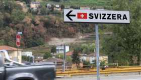 Frontalieri Italia-Svizzera, conta dove si lavora e non la sede dell’azienda: il chiarimento del Fisco