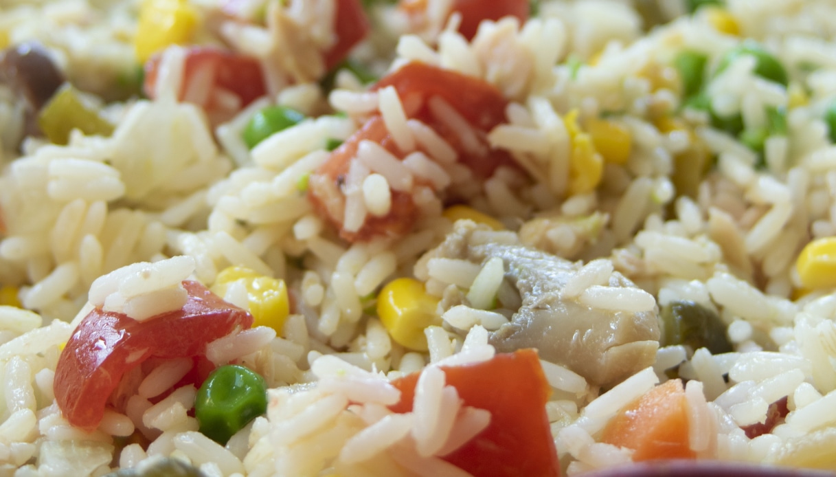 Insalata di riso contaminata da Listeria nei supermercati, i lotti richiamati