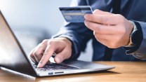 Truffa del rinnovo Spid, tra e-mail e finto operatore: così rubano tutti i dati degli italiani
