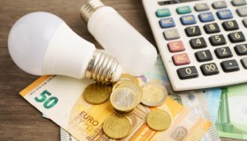 Luce e gas, le migliori offerte a prezzo fisso per difendersi dai rincari in arrivo