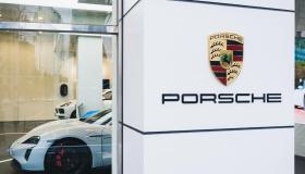 Porsche taglia 5.000 posti di lavoro entro il 2035: il piano del gruppo Volkswagen