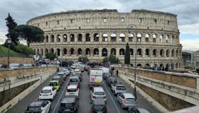 I semafori intelligenti stanno cambiando il traffico: dove sono e quanto fanno risparmiare