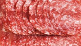 Salame Pepperino contaminato nei supermercati, rischio Salmonella: il lotto oggetto di richiamo