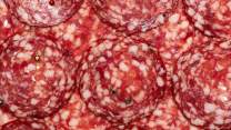 Salami richiamati nei supermercati, rischio salmonella e microbiologico: i lotti interessati