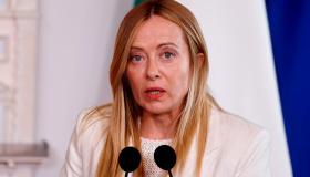 Sondaggi politici, Meloni sotto il 27% mentre il campo largo supera il centrodestra: Vannacci decisivo