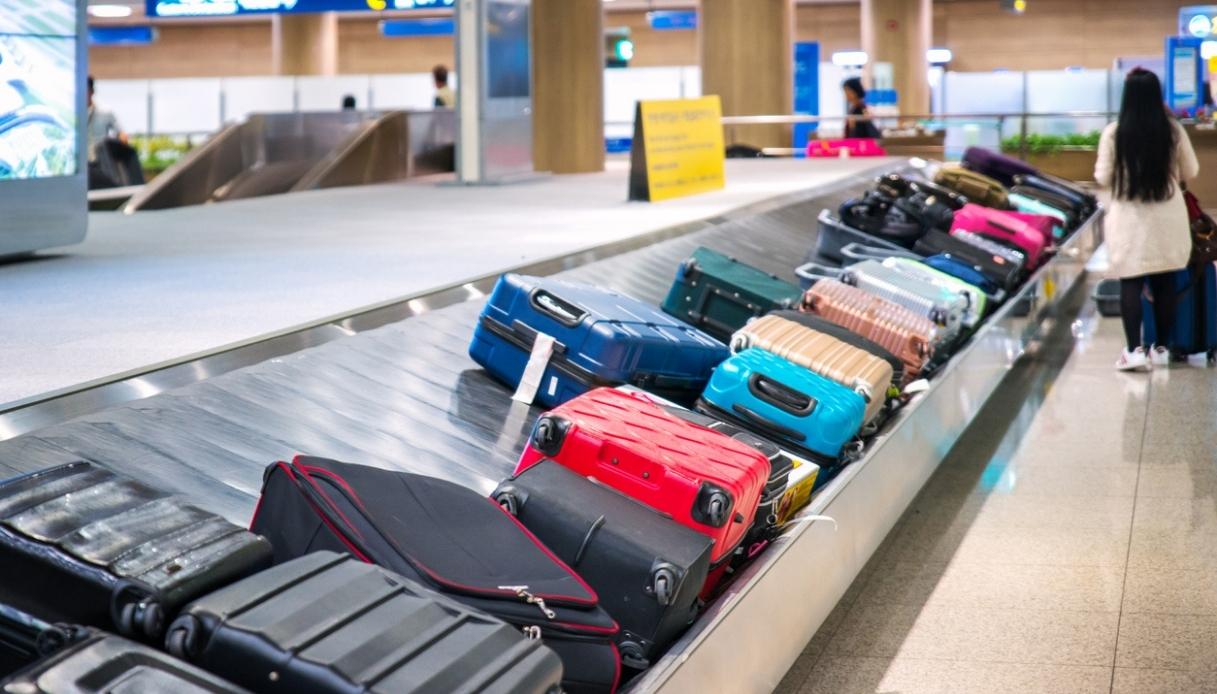 truffa del bagaglio troppo grande in aeroporto finti addetti chiedono da 50 a 70 euro da Quifinanza.it truffa del bagaglio troppo grande in aeroporto finti addetti chiedono da 50 a 70 euro