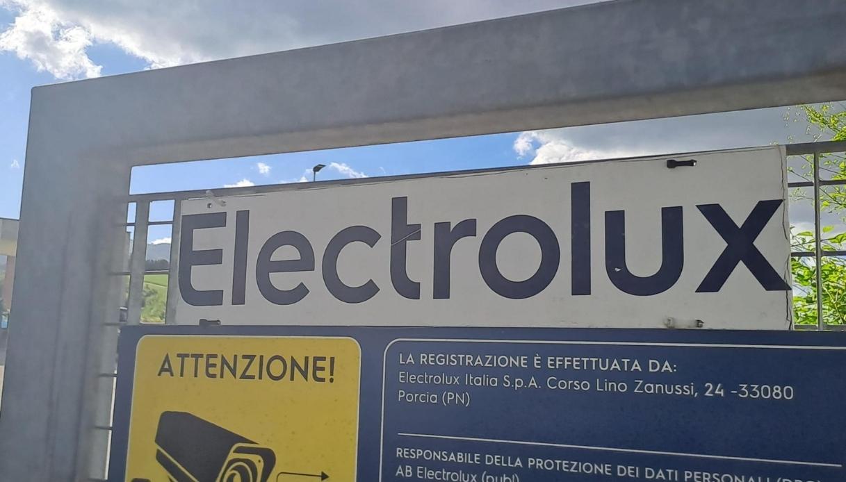 vertenza electrolux rinvio a settembre la proposta del governo per gli esuberi da Quifinanza.it vertenza electrolux rinvio a settembre la proposta del governo per gli esuberi