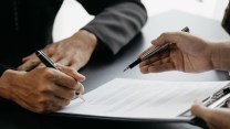 Firmato il Ccnl Istruzione e Ricerca, tabelle retributive: aumenti da 230 a 285 euro per i dirigenti