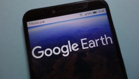 Google ritira l’IA da Earth per i deepfake: aerei contro i grattacieli a New York e Mosca sotto le bombe