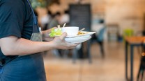 Stipendi bassi, la classifica delle aree con più lavoratori a rischio povertà in Italia