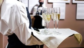 Mancano lavoratori nella ristorazione, la classifica delle figure più richieste e pagate