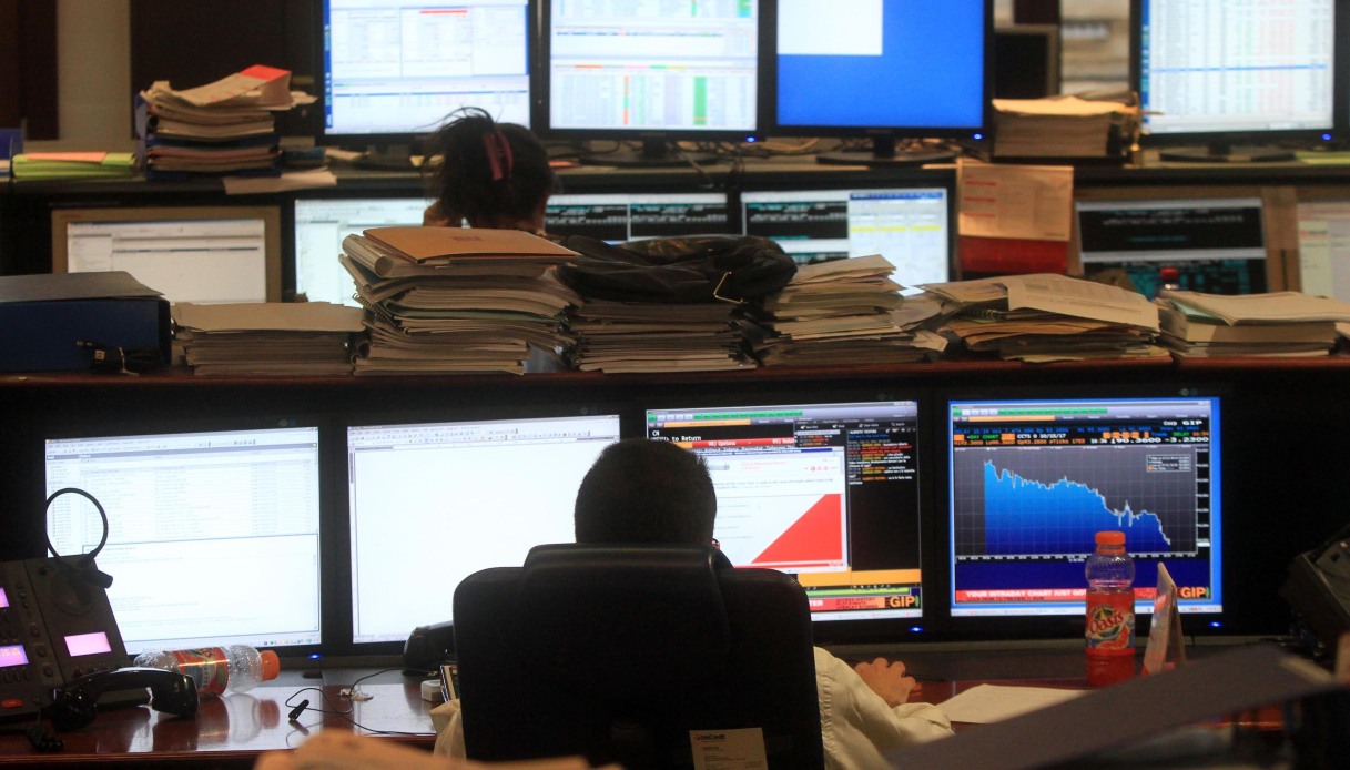 Lo spread rientra a 80 punti base, 8 miliardi dai titoli a medio e lungo termine: i rendimenti