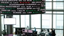Lo spread è sceso sotto gli 80 punti dopo più di due settimane, rendimenti al 3,93%