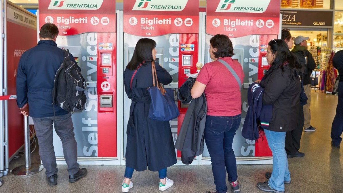 Rimborsi Trenitalia, via libera dall’Antitrust: cosa cambia in caso di ritardi e cancellazioni