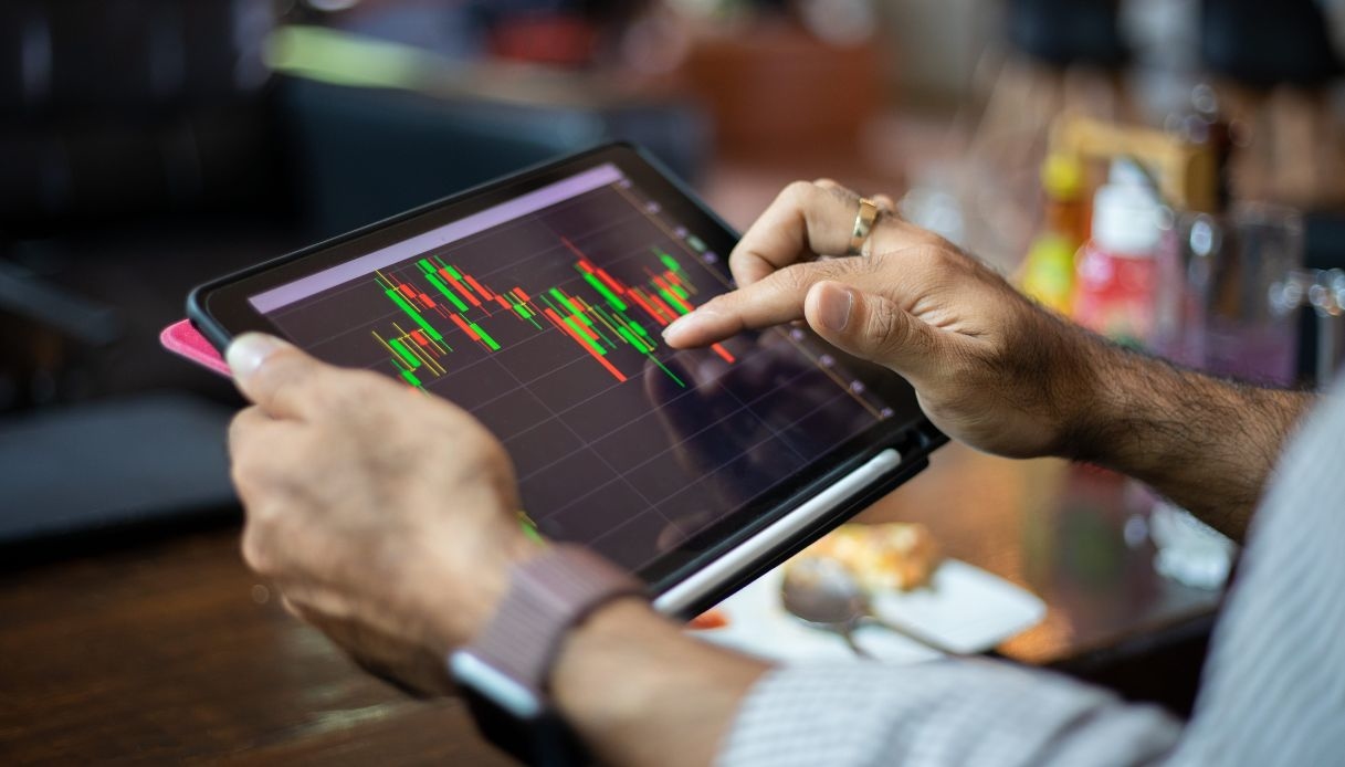 spread btp bund scende a 77 punti cosa significa per l8217italia e per chi investe da Quifinanza.it spread btp bund scende a 77 punti cosa significa per l8217italia e per chi investe