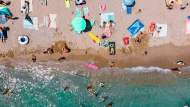 Vacanze rimandate per molti italiani, settembre è il mese d’oro: le mete preferite