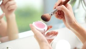 Quanto vale il business della rivendita del blush di Charlotte Tilbury allegato ad Elle