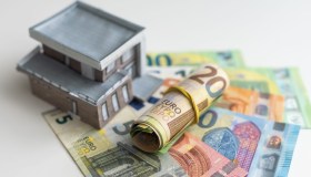 Bonus affitto genitori separati da 500 euro, conta il reddito, non l’Isee: come fare domanda