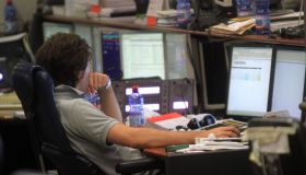 La Borsa del 20 agosto, Milano chiude in rosso ma si risolleva Stellantis