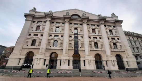 Borsa 5 agosto