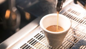 Caffè al bar sempre più caro, prezzo su del 24% in cinque anni: dove costa di più
