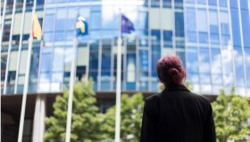Concorsi Epso, le selezioni Ue per diplomati e laureati: quante lingue servono davvero