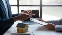 Comprare casa, quando chiedere adempimento contratto preliminare senza termine