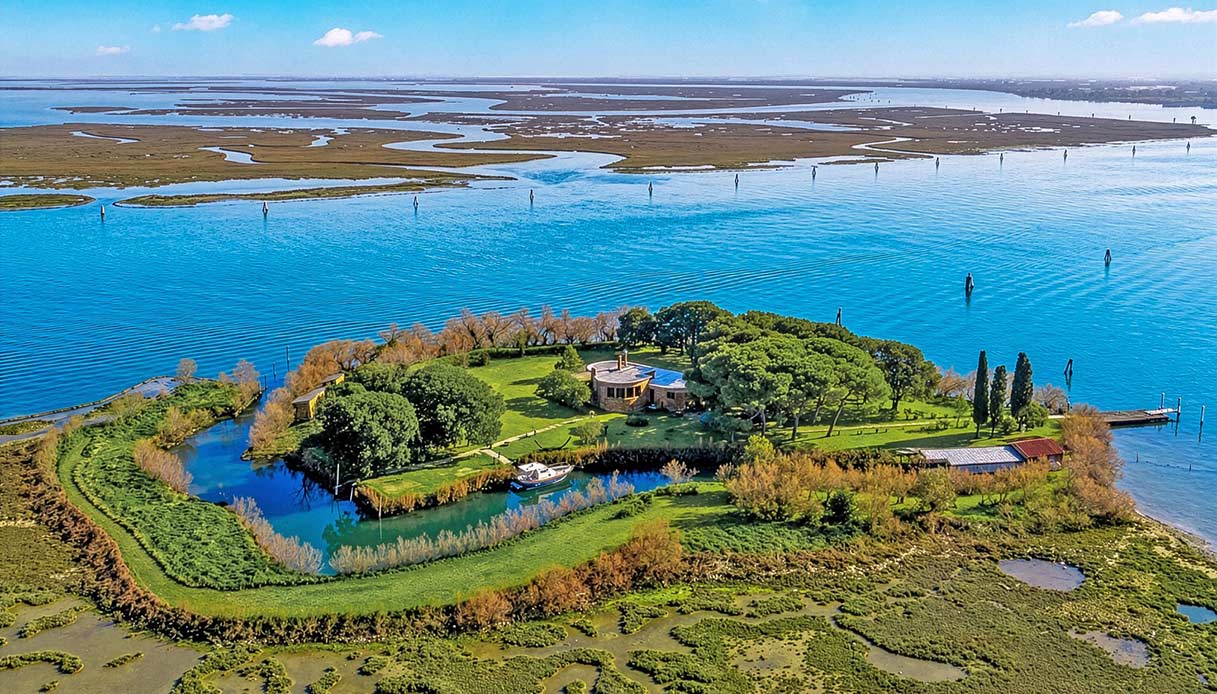 Venezia, isola di Crevan in vendita da 5 milioni di euro: così la Laguna diventa per pochi