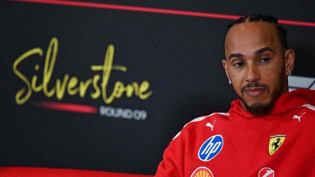 Lewis Hamilton, il padre vende la collezione di auto: incasso da quasi 2 milioni di euro