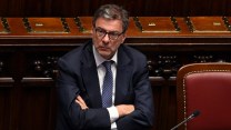 Manovra, al vaglio l’ipotesi detassazione tredicesima: di quanto aumenta la busta paga