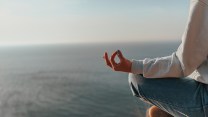 Sette giorni di meditazione: così la mindfulness riaccende il cervello e contrasta l’infiammazione