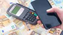 Pagamenti in Italia, contactless all’88%: il contante resta ancora il più usato