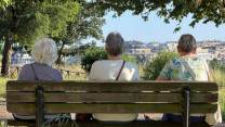 Pensioni, calano le uscite anticipate: le donne pagano il prezzo più alto