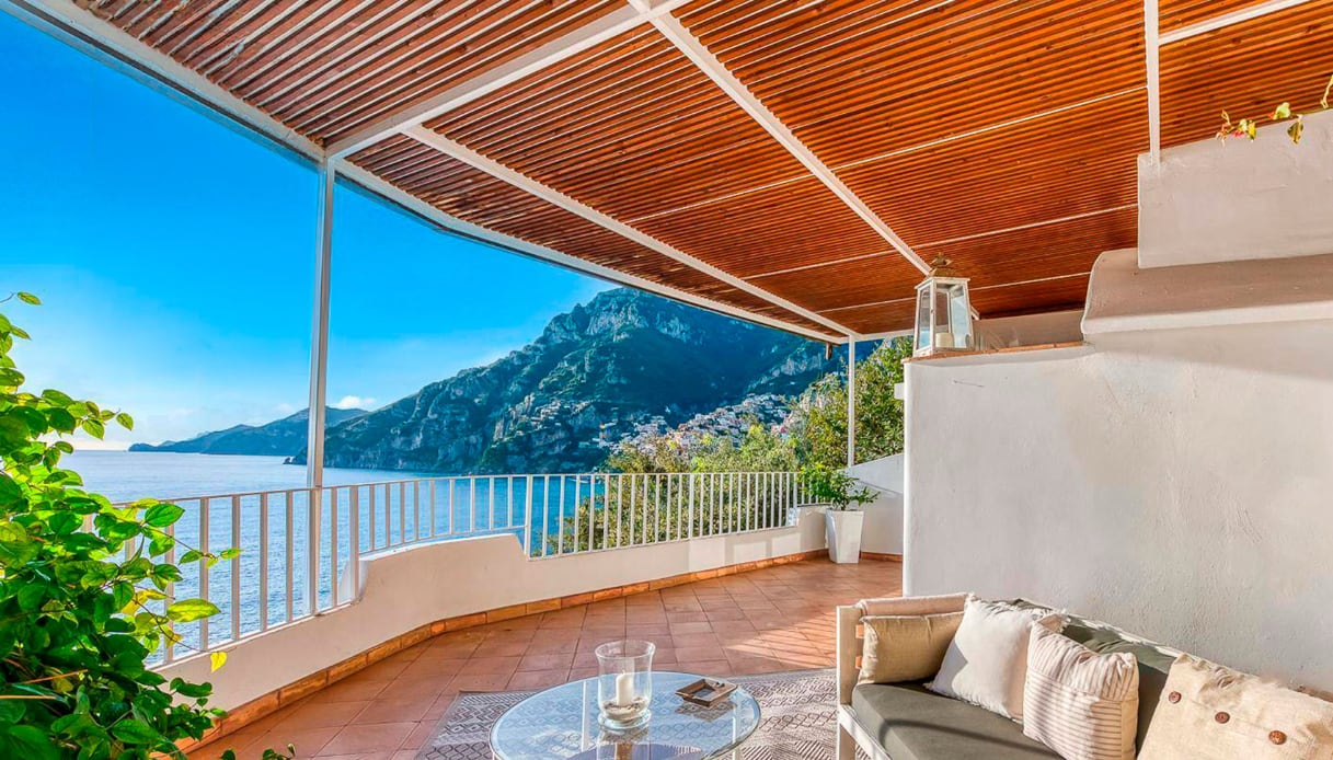 L'affaccio sul mare della villa a Positano