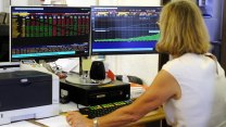 Lo spread in lieve calo a 78,9 punti base, via all’asta per i Btp del 12 agosto