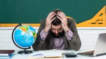 Stipendi insegnanti, l’Italia è in coda in Europa: guadagnano fino al 57% in meno