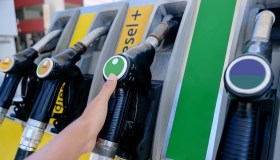 Il taglio delle accise non arriva al portafoglio e i prezzi dei carburanti salgono ancora