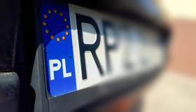 Targhe polacche, obbligatoria Rc auto con compagnia italiana per veicoli esteri