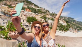 Vacanze 2026, quanto hanno speso gli italiani in ferie tra viaggio, cibo ed esperienze